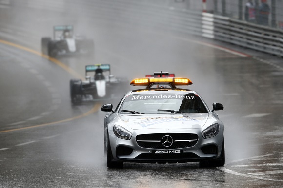 Formel 1 2016 Mercedes AMG Petronas Monaco GP Lewis Hamilton und Nico Rosberg hinter dem Safety Car mit Bernd Mayländer © Daimler AG