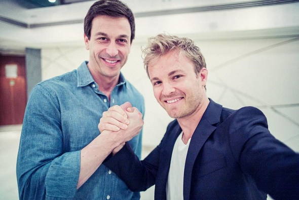 Mercedes AMG Petronas Formel 1-Team und Nico Rosberg unterzeichnen Vertragsverlängerung Nico Rosberg und Toto Wolf © Daimler AG 