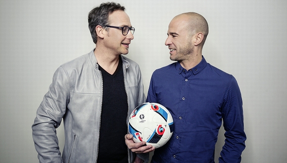 Sportschau Matthias Opdenhövel und Mehmet Scholl Sportmoderator und ARD-Experte © WDR/Paul Ripke